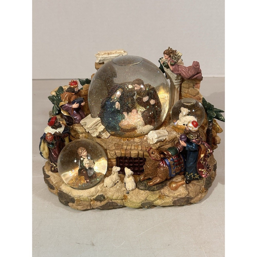 Kirkland Signature Multi Waterglobe Nativity Scene With Box